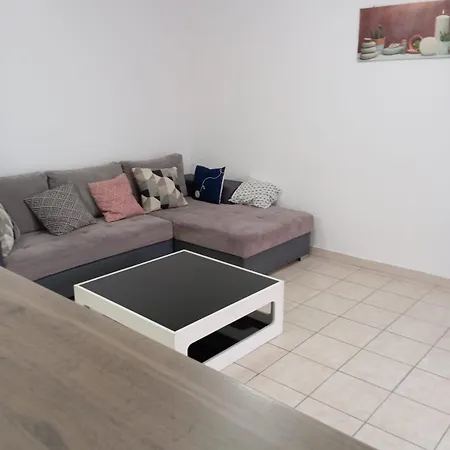 Calme Avec Piscine Apartman